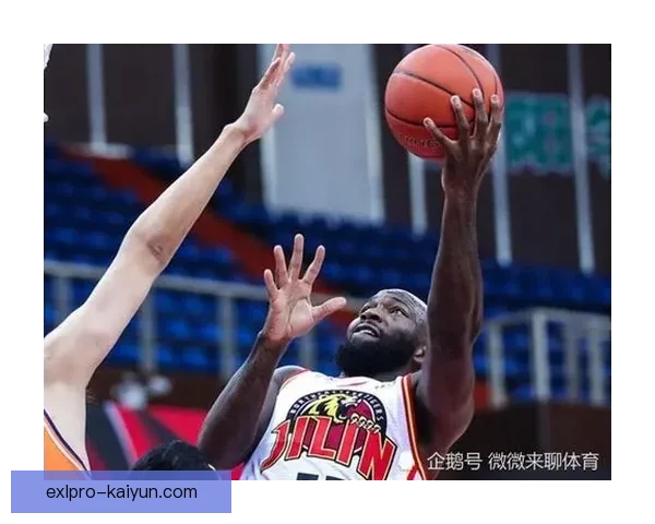 范戴克重返首发位置，状态逐渐回暖值得关注